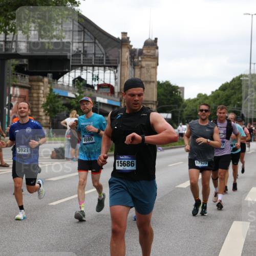 29.06.2025 - hella hamburg halbmarathon Yannick Fuchs http://msf.ph/oto/8454335 29.06.2025 10:56:09 20KM 1006, 1128, 1135, 1147, 1190, 1377, 1568, 1726, 3097, 3921, 4095, 4859, 5547, 6414, 6415, 6580, 6815, 7658, 8154, 9131, 9718, 9928, 10214, 10519, 10797, 11670, 11968, 12567, 13868, 13958, 14456, 14574, 15291, 15686, 15859, 15908, 16292, 16808, 17136, 17383, 17532, 17939, 17955, 18000, 18599, 18799, 18808, 18919, 19023 meine-sportfotos.de