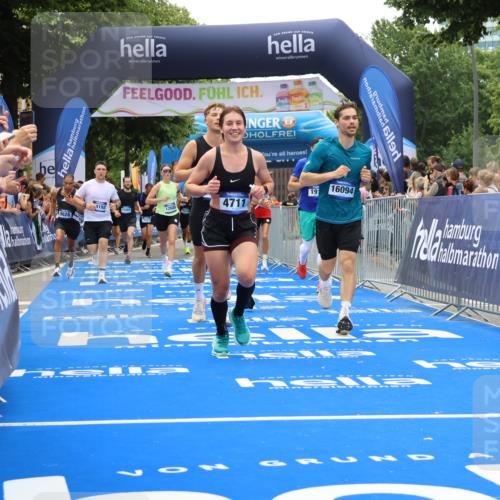 29.06.2025 - hella hamburg halbmarathon Strokosch-Dieckow http://msf.ph/oto/8454538 29.06.2025 10:48:07 Ziel 1086, 1914, 4324, 4601, 4711, 6377, 7599, 8916, 9544, 9626, 9638, 11211, 12685, 12706, 12724, 12747, 12808, 13570, 14192, 14814, 15590, 15629, 15973, 15981, 16094, 16149, 16269, 19127 meine-sportfotos.de
