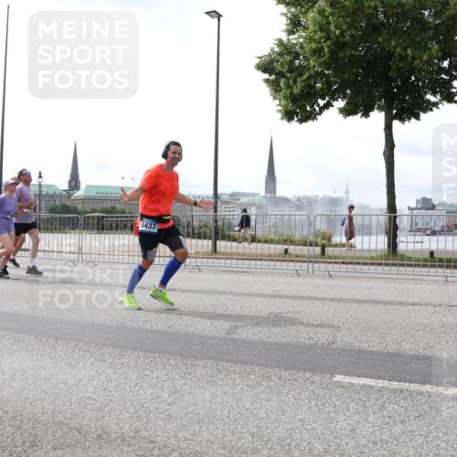 29.06.2025 - hella hamburg halbmarathon Lena Gebhardt http://msf.ph/oto/8454837 29.06.2025 10:31:17 Lombardsbrücke 5437, 1292, 1472, 1773, 1979, 2097, 2268, 2414, 2505, 2914, 3131, 4561, 4817, 5165, 5437, 5846, 5943, 6057, 6078, 6195, 6546, 6620, 6787, 7351, 7604, 7772, 8050, 8072, 8073, 8757, 9183, 9576, 10111, 10586, 10989, 11587, 11981, 11988, 12384, 12627, 13724, 14095, 14349, 14803, 15466, 15589, 15725, 16457, 16978, 17224, 17404, 17463, 17509, 17517, 17587, 17706, 17742, 17966, 19052, 19226 meine-sportfotos.de