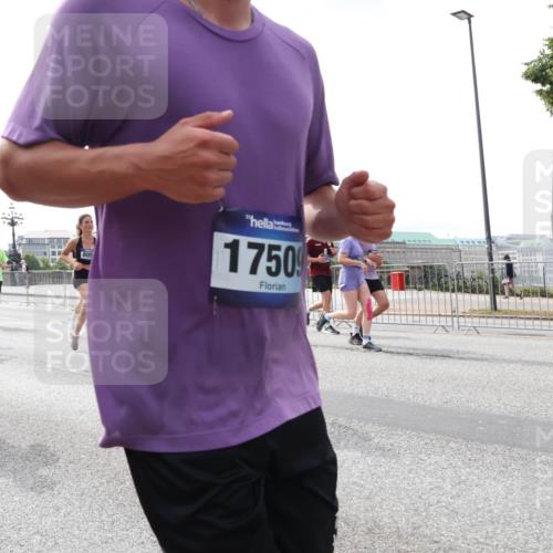 29.06.2025 - hella hamburg halbmarathon Lena Gebhardt http://msf.ph/oto/8454913 29.06.2025 10:31:17 Lombardsbrücke 6057, 805, 17509, 1292, 1472, 1773, 1979, 2097, 2268, 2414, 2505, 2914, 3131, 4561, 4817, 5165, 5437, 5846, 5943, 6057, 6078, 6195, 6546, 6620, 6787, 7351, 7604, 7772, 8050, 8072, 8073, 8757, 9183, 9576, 10111, 10586, 10989, 11587, 11981, 11988, 12384, 12627, 13724, 14095, 14349, 14803, 15466, 15589, 15725, 16457, 16978, 17224, 17404, 17463, 17509, 17517, 17587, 17706, 17742, 17966, 19052, 19226 meine-sportfotos.de