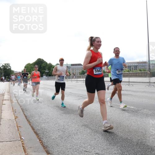 29.06.2025 - hella hamburg halbmarathon Lena Gebhardt http://msf.ph/oto/8455155 29.06.2025 10:31:19 Lombardsbrücke 2914, 14349, 5943, 4817, 2414, 1292, 1773, 1979, 2097, 2268, 2414, 2914, 3131, 4561, 4817, 4953, 5165, 5437, 5846, 5943, 6057, 6078, 6195, 6546, 6573, 6620, 6787, 7351, 7604, 7772, 8050, 8072, 8073, 8757, 9183, 9576, 10111, 10240, 10586, 10989, 11587, 11981, 11988, 12384, 12627, 13724, 14095, 14349, 14803, 15466, 15589, 15725, 16457, 16978, 17224, 17404, 17463, 17509, 17517, 17587, 17706, 17742, 17966, 19052, 19226 meine-sportfotos.de