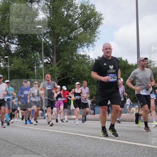 29.06.2025 - hella hamburg halbmarathon Luisa Fischer http://msf.ph/oto/8455212 29.06.2025 10:35:15 Kennedybrücke 11168, 17073, 377, 8073, 14599, 19214, 14099, 17495, 5, 10248, 292, 5743, 5658, 12, 1292, 1987, 2349, 2943, 3239, 3707, 3751, 3752, 3778, 4314, 4365, 4605, 5601, 5658, 5743, 6218, 7239, 7344, 7535, 7570, 7695, 8072, 8073, 8124, 8127, 10248 meine-sportfotos.de