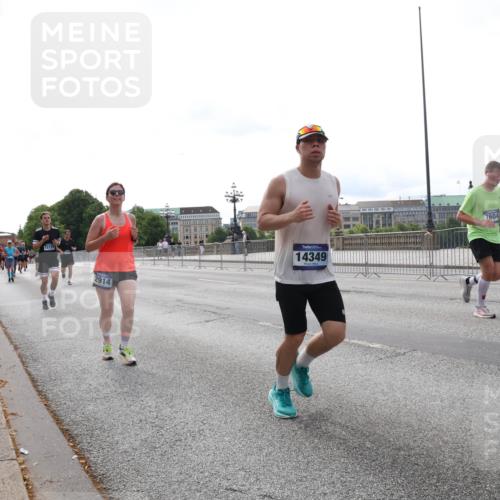 29.06.2025 - hella hamburg halbmarathon Lena Gebhardt http://msf.ph/oto/8455263 29.06.2025 10:31:20 Lombardsbrücke 15729, 2914, 14349, 7604, 1292, 1773, 1844, 1979, 2097, 2268, 2414, 2914, 3131, 4561, 4817, 4953, 5165, 5437, 5846, 5943, 6057, 6078, 6195, 6546, 6573, 6620, 6787, 7351, 7604, 7772, 8050, 8072, 8073, 8757, 9183, 9576, 10111, 10240, 10586, 10989, 11587, 11981, 11988, 12384, 12627, 13724, 14095, 14349, 14803, 15466, 15589, 15725, 16457, 16978, 17224, 17404, 17463, 17509, 17517, 17587, 17706, 17742, 17966, 19052, 19226 meine-sportfotos.de