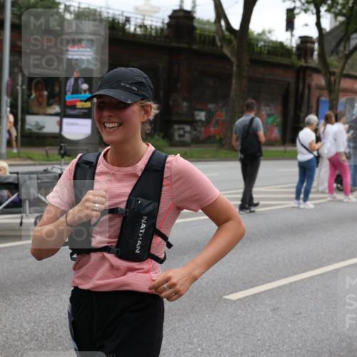 29.06.2025 - hella hamburg halbmarathon Yannick Fuchs http://msf.ph/oto/8455276 29.06.2025 10:56:15 20KM 1006, 1128, 1264, 1377, 1568, 1573, 1726, 3921, 4859, 5547, 6414, 6415, 6580, 6815, 7658, 8154, 9131, 9718, 9928, 10214, 10519, 10797, 11670, 11968, 12156, 12567, 13498, 13868, 14368, 14456, 14574, 15291, 15686, 15859, 16292, 16808, 17136, 17383, 17532, 17939, 17955, 18000, 18599, 18919, 19023 meine-sportfotos.de