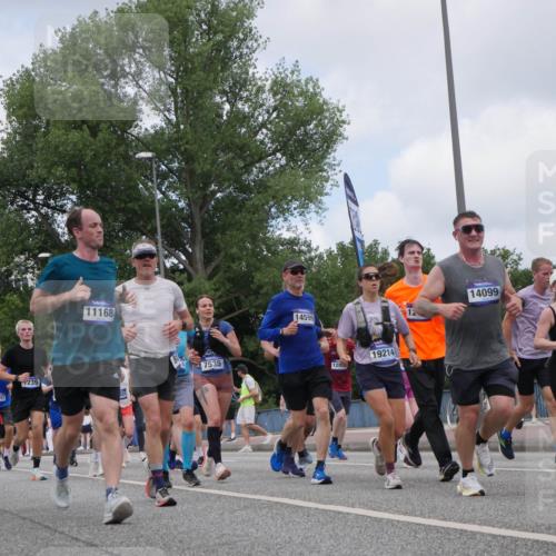 29.06.2025 - hella hamburg halbmarathon Luisa Fischer http://msf.ph/oto/8455350 29.06.2025 10:35:17 Kennedybrücke 17958, 11787, 239, 11168, 321, 7535, 14599, 125, 19214, 14099, 1292, 1987, 2349, 2943, 3239, 3365, 3707, 3751, 3752, 3778, 4314, 4365, 4605, 5601, 5658, 5743, 6218, 7239, 7535, 7570, 7695, 8072, 8073, 8124, 8127, 8303, 9125, 10248 meine-sportfotos.de