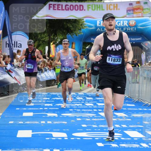 29.06.2025 - hella hamburg halbmarathon Strokosch-Dieckow http://msf.ph/oto/8455420 29.06.2025 10:36:31 Ziel 2121, 3809, 5092, 6915, 8084, 8121, 9296, 10404, 10680, 10852, 11304, 11833, 12916, 16523, 17723, 18062 meine-sportfotos.de