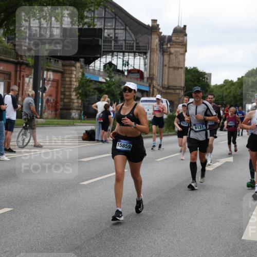 29.06.2025 - hella hamburg halbmarathon Yannick Fuchs http://msf.ph/oto/8455434 29.06.2025 10:56:16 20KM 1006, 1128, 1264, 1377, 1568, 1573, 1726, 3921, 4859, 5547, 6414, 6415, 6580, 6815, 7658, 8154, 8624, 9131, 9718, 9928, 10214, 10519, 10797, 11670, 11968, 12156, 12567, 13498, 13868, 14368, 14456, 14574, 15291, 15686, 15859, 16292, 16808, 17136, 17383, 17532, 17939, 17955, 18000, 18599, 18919, 19023 meine-sportfotos.de