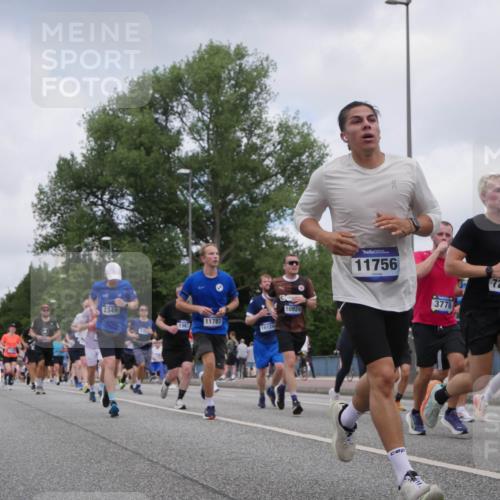 29.06.2025 - hella hamburg halbmarathon Luisa Fischer http://msf.ph/oto/8455458 29.06.2025 10:35:21 Kennedybrücke 2349, 10924, 11787, 1967, 16124, 11756, 3778, 7239, 821, 3707, 1987, 2349, 2943, 3022, 3239, 3365, 3707, 3751, 3778, 4365, 4605, 5941, 6218, 7239, 7535, 8072, 8073, 8124, 8127, 8303, 9125, 9206, 10111, 10248 meine-sportfotos.de