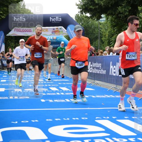 29.06.2025 - hella hamburg halbmarathon Strokosch-Dieckow http://msf.ph/oto/8455464 29.06.2025 10:48:03 Ziel 1086, 1604, 1613, 1914, 4324, 4528, 4601, 4711, 5022, 6377, 9544, 9626, 9638, 12706, 12724, 12747, 12808, 13570, 14192, 15973, 16094, 16149, 16269, 16766, 18206, 18922, 19198 meine-sportfotos.de