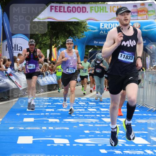 29.06.2025 - hella hamburg halbmarathon Strokosch-Dieckow http://msf.ph/oto/8455471 29.06.2025 10:36:32 Ziel 1571, 2121, 3809, 5092, 6915, 8121, 9296, 10404, 10680, 10852, 11833, 12916, 16523, 17723, 18038, 18062, 18733 meine-sportfotos.de