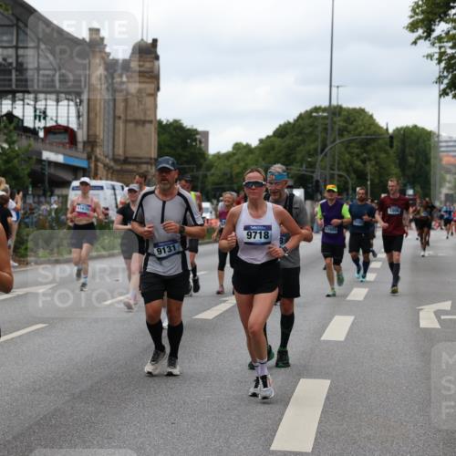 29.06.2025 - hella hamburg halbmarathon Yannick Fuchs http://msf.ph/oto/8455573 29.06.2025 10:56:17 20KM 1006, 1128, 1264, 1377, 1568, 1573, 1726, 3921, 4859, 5547, 6414, 6415, 6580, 6815, 7658, 8154, 8624, 9131, 9718, 9928, 10214, 10519, 10797, 11670, 11968, 12156, 12567, 13498, 13868, 14368, 14456, 14574, 15686, 15859, 16292, 16808, 17136, 17383, 17532, 17939, 17955, 18000, 18599, 18919, 19023 meine-sportfotos.de