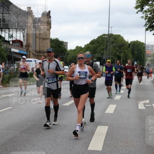 29.06.2025 - hella hamburg halbmarathon Yannick Fuchs http://msf.ph/oto/8455607 29.06.2025 10:56:17 20KM 1006, 1128, 1264, 1377, 1568, 1573, 1726, 3921, 4859, 5547, 6414, 6415, 6580, 6815, 7658, 8154, 8624, 9131, 9718, 9928, 10214, 10519, 10797, 11670, 11968, 12156, 12567, 13498, 13868, 14368, 14456, 14574, 15686, 15859, 16292, 16808, 17136, 17383, 17532, 17939, 17955, 18000, 18599, 18919, 19023 meine-sportfotos.de