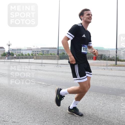 29.06.2025 - hella hamburg halbmarathon Lena Gebhardt http://msf.ph/oto/8455650 29.06.2025 10:31:23 Lombardsbrücke 18390, 1572, 1292, 1773, 1844, 1979, 2097, 2414, 2914, 4561, 4817, 4953, 5165, 5437, 5846, 5943, 5965, 6057, 6078, 6195, 6546, 6573, 6620, 6640, 6787, 7351, 7604, 7772, 8050, 8072, 8073, 8757, 9183, 9576, 9812, 9883, 10111, 10240, 10586, 10989, 11587, 11988, 12384, 12627, 13724, 14095, 14349, 15466, 15589, 15725, 16457, 16978, 17224, 17404, 17463, 17509, 17517, 17587, 17706, 17742, 17966, 19052, 19226 meine-sportfotos.de