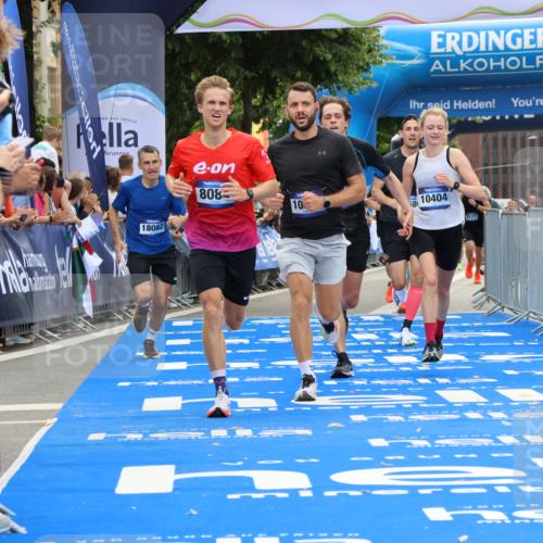 29.06.2025 - hella hamburg halbmarathon Strokosch-Dieckow http://msf.ph/oto/8455659 29.06.2025 10:36:24 Ziel 8084, 9296, 10404, 10680, 10852, 11304, 11833, 12051, 12916, 14075, 16158, 17192, 17723, 18062 meine-sportfotos.de