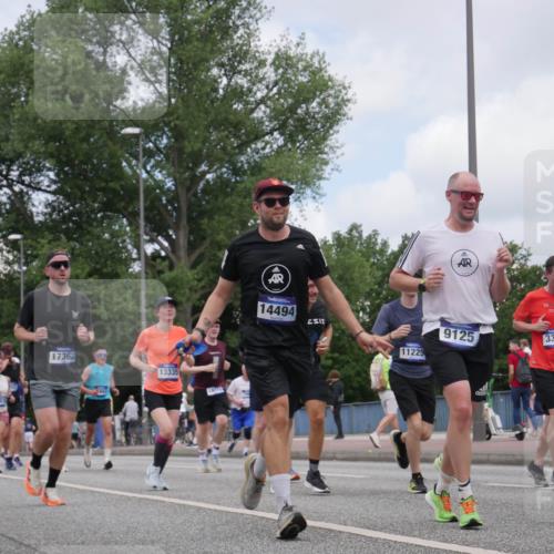 29.06.2025 - hella hamburg halbmarathon Luisa Fischer http://msf.ph/oto/8455687 29.06.2025 10:35:26 Kennedybrücke 3022, 1552, 17362, 13335, 1831, 14494, 19, 11225, 9125, 3365, 1640, 1987, 2349, 2943, 3022, 3365, 4857, 5783, 5941, 6252, 6312, 6315, 7468, 8303, 9125, 9206, 10013, 10111, 10354 meine-sportfotos.de