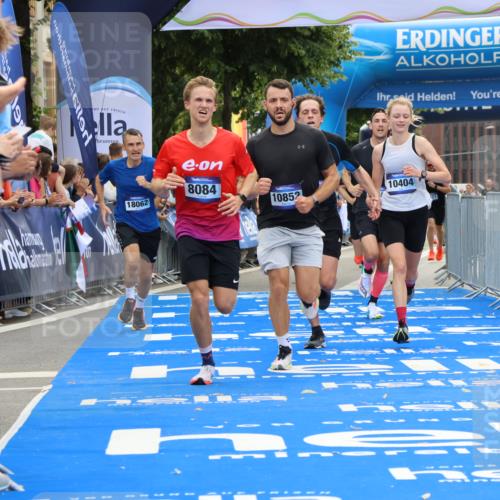 29.06.2025 - hella hamburg halbmarathon Strokosch-Dieckow http://msf.ph/oto/8455688 29.06.2025 10:36:24 Ziel 8084, 9296, 10404, 10680, 10852, 11304, 11833, 12051, 12916, 14075, 16158, 17192, 17723, 18062 meine-sportfotos.de