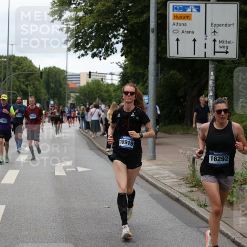 29.06.2025 - hella hamburg halbmarathon Yannick Fuchs http://msf.ph/oto/8455716 29.06.2025 10:56:17 20KM 1006, 1128, 1264, 1377, 1568, 1573, 1726, 3921, 4859, 5547, 6414, 6415, 6580, 6815, 7658, 8154, 8624, 9131, 9718, 9928, 10214, 10519, 10797, 11670, 11968, 12156, 12567, 13498, 13868, 14368, 14456, 14574, 15686, 15859, 16292, 16808, 17136, 17383, 17532, 17939, 17955, 18000, 18599, 18919, 19023 meine-sportfotos.de