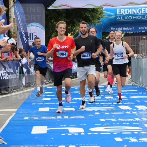 29.06.2025 - hella hamburg halbmarathon Strokosch-Dieckow http://msf.ph/oto/8455723 29.06.2025 10:36:24 Ziel 8084, 9296, 10404, 10680, 10852, 11304, 11833, 12051, 12916, 14075, 16158, 17192, 17723, 18062 meine-sportfotos.de