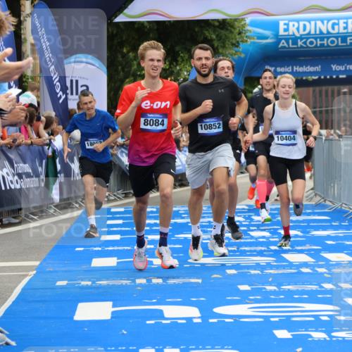 29.06.2025 - hella hamburg halbmarathon Strokosch-Dieckow http://msf.ph/oto/8455755 29.06.2025 10:36:25 Ziel 2121, 8084, 8121, 9296, 10404, 10680, 10852, 11304, 11833, 12051, 12916, 14075, 16158, 17192, 17723, 18062 meine-sportfotos.de