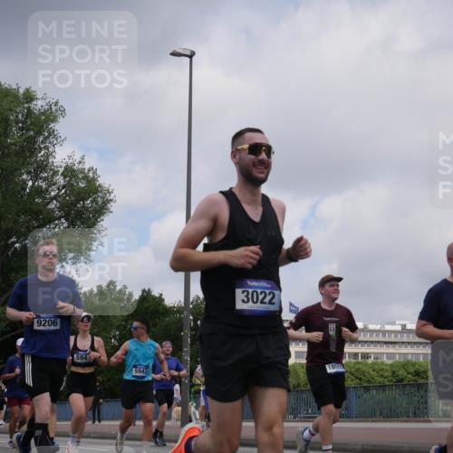 29.06.2025 - hella hamburg halbmarathon Luisa Fischer http://msf.ph/oto/8455819 29.06.2025 10:35:29 Kennedybrücke 15575, 9206, 594, 5943, 3022, 10111, 181, 1640, 3022, 3365, 4857, 5783, 5941, 6228, 6252, 6312, 6315, 7468, 8303, 8625, 9125, 9206, 10013, 10111, 10354, 10828 meine-sportfotos.de