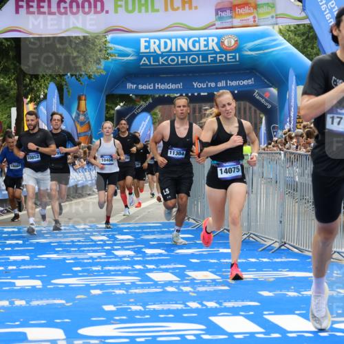 29.06.2025 - hella hamburg halbmarathon Strokosch-Dieckow http://msf.ph/oto/8455822 29.06.2025 10:36:21 Ziel 6829, 6993, 8084, 9296, 10404, 10680, 10852, 11304, 12051, 12916, 13991, 14075, 15348, 16158, 17192, 18062 meine-sportfotos.de