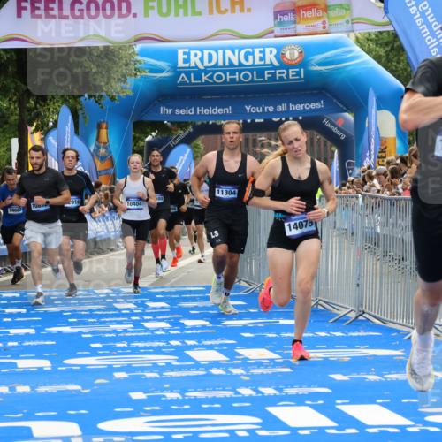 29.06.2025 - hella hamburg halbmarathon Strokosch-Dieckow http://msf.ph/oto/8455852 29.06.2025 10:36:22 Ziel 6829, 6993, 8084, 9296, 10404, 10680, 10852, 11304, 12051, 12916, 14075, 15348, 16158, 17192, 17723, 18062 meine-sportfotos.de
