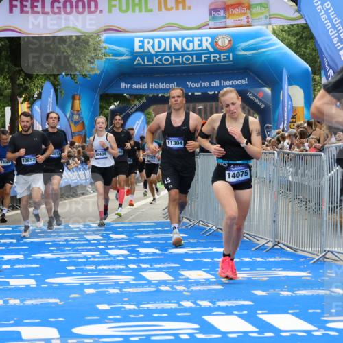 29.06.2025 - hella hamburg halbmarathon Strokosch-Dieckow http://msf.ph/oto/8455899 29.06.2025 10:36:22 Ziel 6829, 6993, 8084, 9296, 10404, 10680, 10852, 11304, 12051, 12916, 14075, 15348, 16158, 17192, 17723, 18062 meine-sportfotos.de