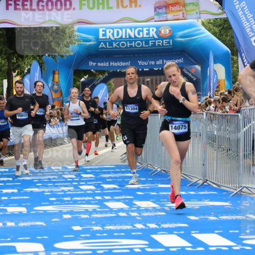 29.06.2025 - hella hamburg halbmarathon Strokosch-Dieckow http://msf.ph/oto/8455918 29.06.2025 10:36:22 Ziel 6829, 6993, 8084, 9296, 10404, 10680, 10852, 11304, 12051, 12916, 14075, 15348, 16158, 17192, 17723, 18062 meine-sportfotos.de