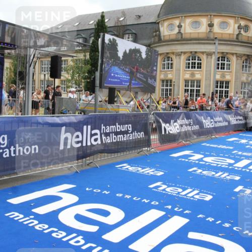 29.06.2025 - hella hamburg halbmarathon Michael Strokosch http://msf.ph/oto/8455949 29.06.2025 10:31:30 Ziel 19118 meine-sportfotos.de