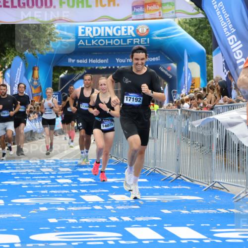 29.06.2025 - hella hamburg halbmarathon Strokosch-Dieckow http://msf.ph/oto/8455951 29.06.2025 10:36:20 Ziel 6829, 6993, 8084, 10404, 10680, 10852, 11304, 12051, 12916, 13991, 14075, 15348, 16158, 17192, 18062 meine-sportfotos.de