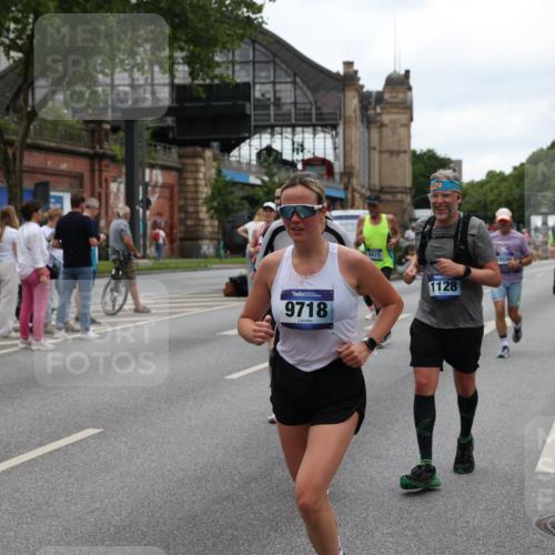 29.06.2025 - hella hamburg halbmarathon Yannick Fuchs http://msf.ph/oto/8455953 29.06.2025 10:56:18 20KM 1006, 1128, 1264, 1377, 1432, 1568, 1573, 1726, 3921, 4859, 6414, 6415, 6580, 6815, 7658, 8045, 8154, 8624, 9131, 9718, 9928, 10214, 10519, 10797, 11670, 11968, 12156, 12567, 13498, 13868, 14368, 14456, 14574, 15686, 15859, 16292, 16654, 16808, 17136, 17383, 17532, 17939, 17955, 18000, 18599, 18919, 19023 meine-sportfotos.de