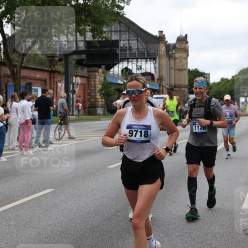 29.06.2025 - hella hamburg halbmarathon Yannick Fuchs http://msf.ph/oto/8455985 29.06.2025 10:56:18 20KM 1006, 1128, 1264, 1377, 1432, 1568, 1573, 1726, 3921, 4859, 6414, 6415, 6580, 6815, 7658, 8045, 8154, 8624, 9131, 9718, 9928, 10214, 10519, 10797, 11670, 11968, 12156, 12567, 13498, 13868, 14368, 14456, 14574, 15686, 15859, 16292, 16654, 16808, 17136, 17383, 17532, 17939, 17955, 18000, 18599, 18919, 19023 meine-sportfotos.de
