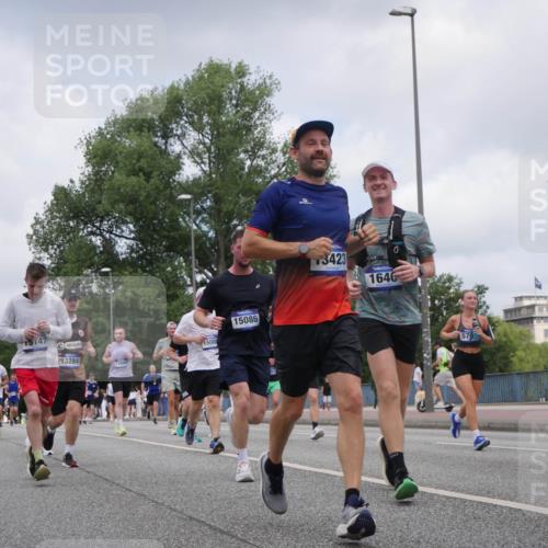 29.06.2025 - hella hamburg halbmarathon Luisa Fischer http://msf.ph/oto/8455986 29.06.2025 10:35:33 Kennedybrücke 22, 14788, 15147, 3284, 17889, 508, 15086, 3423, 1646, 578, 1640, 2268, 4857, 5783, 5871, 5941, 6228, 6252, 6312, 6315, 6642, 7387, 7468, 8625, 9188, 9206, 10013, 10111, 10354, 10828 meine-sportfotos.de