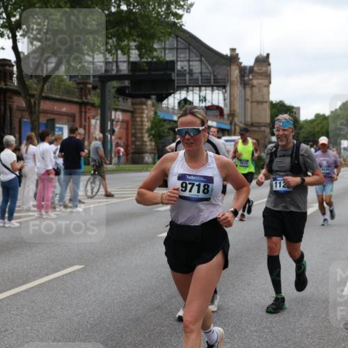 29.06.2025 - hella hamburg halbmarathon Yannick Fuchs http://msf.ph/oto/8456016 29.06.2025 10:56:18 20KM 1006, 1128, 1264, 1377, 1432, 1568, 1573, 1726, 3921, 4859, 6414, 6415, 6580, 6815, 7658, 8045, 8154, 8624, 9131, 9718, 9928, 10214, 10519, 10797, 11670, 11968, 12156, 12567, 13498, 13868, 14368, 14456, 14574, 15686, 15859, 16292, 16654, 16808, 17136, 17383, 17532, 17939, 17955, 18000, 18599, 18919, 19023 meine-sportfotos.de