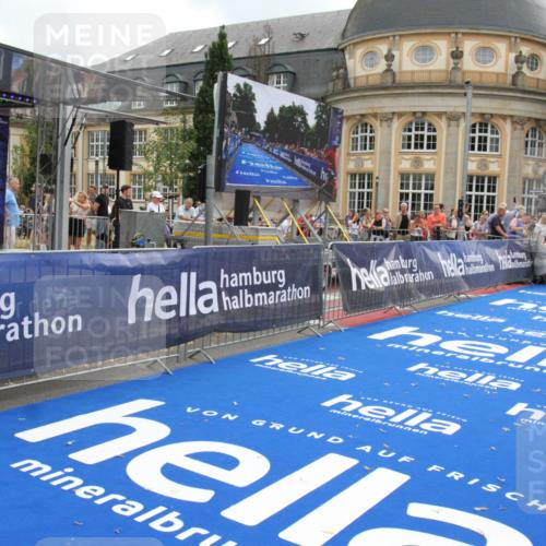 29.06.2025 - hella hamburg halbmarathon Michael Strokosch http://msf.ph/oto/8456028 29.06.2025 10:31:30 Ziel 19118 meine-sportfotos.de