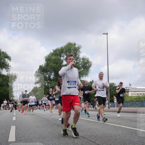 29.06.2025 - hella hamburg halbmarathon Luisa Fischer http://msf.ph/oto/8456091 29.06.2025 10:35:35 Kennedybrücke 8625, 1857, 15147, 1082, 15088, 11205, 1640, 2268, 4857, 5783, 5871, 6228, 6252, 6312, 6315, 6642, 7387, 7468, 7789, 8625, 8840, 8914, 9010, 9188, 9765, 10013, 10354, 10624, 10828 meine-sportfotos.de