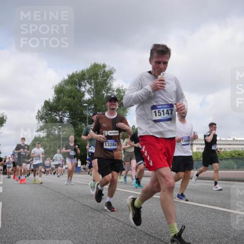 29.06.2025 - hella hamburg halbmarathon Luisa Fischer http://msf.ph/oto/8456117 29.06.2025 10:35:35 Kennedybrücke 8625, 148, 14788, 485, 13284, 15147, 15088, 1640, 2268, 4857, 5783, 5871, 6228, 6252, 6312, 6315, 6642, 7387, 7468, 7789, 8625, 8840, 8914, 9010, 9188, 9765, 10013, 10354, 10624, 10828 meine-sportfotos.de