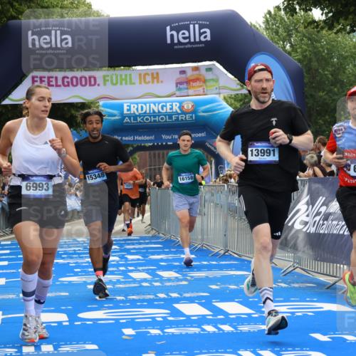 29.06.2025 - hella hamburg halbmarathon Strokosch-Dieckow http://msf.ph/oto/8456185 29.06.2025 10:36:16 Ziel 2774, 6829, 6990, 6993, 12051, 12447, 13991, 14075, 14601, 15115, 15348, 16158, 17078, 17192, 17329, 17691 meine-sportfotos.de