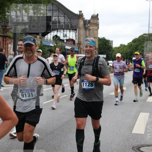 29.06.2025 - hella hamburg halbmarathon Yannick Fuchs http://msf.ph/oto/8456195 29.06.2025 10:56:19 20KM 1006, 1128, 1264, 1377, 1432, 1568, 1573, 1726, 4859, 6414, 6415, 6580, 6815, 7658, 8045, 8154, 8624, 9131, 9718, 9928, 10214, 10519, 10797, 11670, 11968, 12156, 13498, 13868, 14368, 14456, 15686, 15859, 16292, 16654, 16808, 17136, 17383, 17532, 17939, 17955, 18000, 18599, 18919, 19023 meine-sportfotos.de