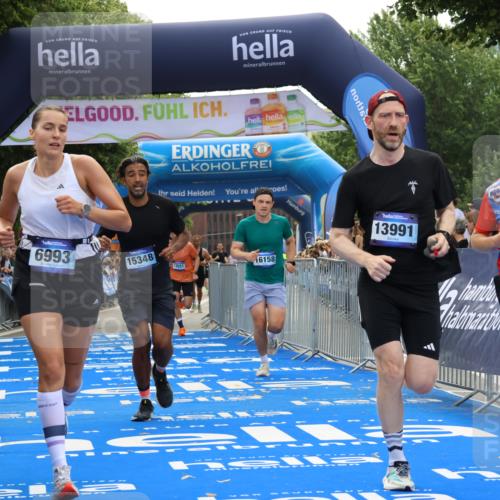 29.06.2025 - hella hamburg halbmarathon Strokosch-Dieckow http://msf.ph/oto/8456230 29.06.2025 10:36:16 Ziel 2774, 6829, 6990, 6993, 12051, 12447, 13991, 14075, 14601, 15115, 15348, 16158, 17078, 17192, 17329, 17691 meine-sportfotos.de