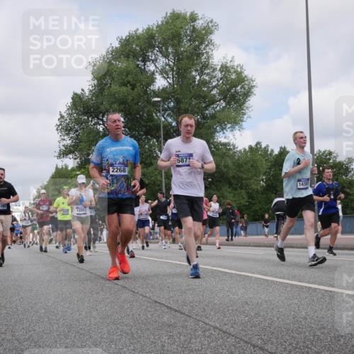 29.06.2025 - hella hamburg halbmarathon Luisa Fischer http://msf.ph/oto/8456291 29.06.2025 10:35:40 Kennedybrücke 18838, 18283, 8914, 8840, 13391, 978, 2268, 5871, 12443, 14301, 9188, 2268, 3753, 5871, 6228, 6642, 7387, 7531, 7789, 8625, 8840, 8914, 9010, 9188, 9765, 10203, 10470, 10624, 10828 meine-sportfotos.de