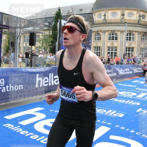 29.06.2025 - hella hamburg halbmarathon Michael Strokosch http://msf.ph/oto/8456339 29.06.2025 10:31:40 Ziel 5660, 7793, 12681, 13606, 13617, 15835 meine-sportfotos.de