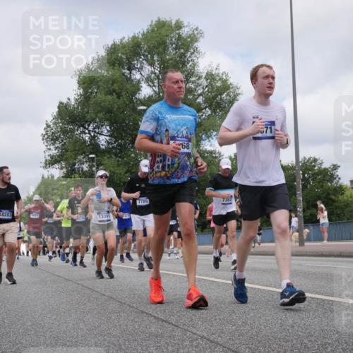 29.06.2025 - hella hamburg halbmarathon Luisa Fischer http://msf.ph/oto/8456353 29.06.2025 10:35:41 Kennedybrücke 18838, 8283, 8914, 8706, 13391, 415, 7789, 571, 68, 7387, 2268, 3753, 5871, 6642, 7387, 7531, 7789, 8840, 8914, 9010, 9188, 9765, 10203, 10470, 10624 meine-sportfotos.de