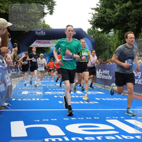 29.06.2025 - hella hamburg halbmarathon Strokosch-Dieckow http://msf.ph/oto/8456424 29.06.2025 10:47:58 Ziel 1086, 1604, 1613, 4324, 4528, 4601, 5022, 6377, 6836, 9638, 12706, 12724, 12747, 12808, 13570, 14730, 15333, 16149, 16766, 17451, 18206, 18922, 19198 meine-sportfotos.de