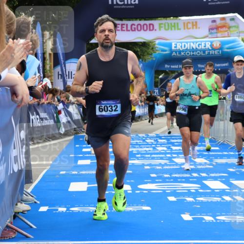 29.06.2025 - hella hamburg halbmarathon Strokosch-Dieckow http://msf.ph/oto/8456486 29.06.2025 10:36:07 Ziel 2399, 2774, 6032, 6990, 9313, 10477, 12168, 12447, 12488, 13419, 13991, 14601, 14875, 15115, 17078, 17217, 17329, 17691, 18156, 18259, 18600 meine-sportfotos.de