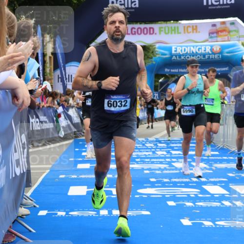 29.06.2025 - hella hamburg halbmarathon Strokosch-Dieckow http://msf.ph/oto/8456530 29.06.2025 10:36:08 Ziel 2399, 2774, 6032, 6829, 6990, 6993, 9313, 10477, 12168, 12447, 12488, 13419, 13991, 14601, 14875, 15115, 17078, 17217, 17329, 17691, 18156, 18600 meine-sportfotos.de