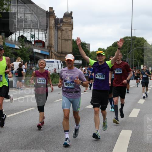 29.06.2025 - hella hamburg halbmarathon Yannick Fuchs http://msf.ph/oto/8456637 29.06.2025 10:56:20 20KM 1006, 1128, 1264, 1377, 1432, 1568, 1573, 1726, 4859, 6414, 6415, 6580, 6815, 7658, 8045, 8154, 8624, 9131, 9718, 9928, 10214, 10519, 10797, 11670, 11968, 12156, 13498, 13868, 14368, 14456, 15686, 15859, 16292, 16654, 16688, 16808, 17136, 17383, 17532, 17939, 17955, 18000, 18599, 18919, 19023 meine-sportfotos.de