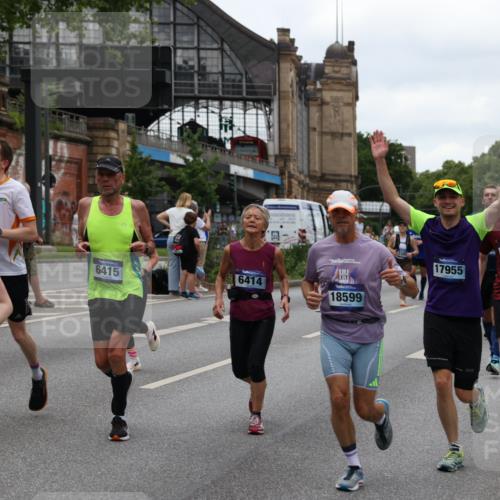 29.06.2025 - hella hamburg halbmarathon Yannick Fuchs http://msf.ph/oto/8456668 29.06.2025 10:56:21 20KM 1006, 1128, 1264, 1377, 1432, 1568, 1573, 1726, 6414, 6415, 6580, 6752, 7658, 8045, 8154, 8624, 9131, 9718, 9928, 10214, 10519, 10797, 11670, 11968, 12156, 13498, 13868, 14368, 14456, 15859, 16292, 16654, 16688, 16808, 17136, 17383, 17532, 17939, 17955, 18000, 18599, 18919, 19023 meine-sportfotos.de