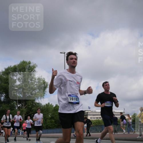 29.06.2025 - hella hamburg halbmarathon Luisa Fischer http://msf.ph/oto/8456689 29.06.2025 10:35:47 Kennedybrücke 10203, 753, 730, 11076, 16187, 10470, 1237, 1647, 3660, 3670, 3753, 5110, 7531, 7749, 7789, 8840, 8914, 9010, 9542, 9765, 10203, 10470, 10624 meine-sportfotos.de