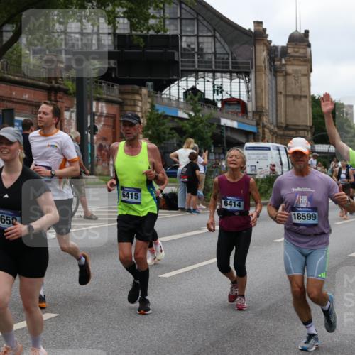 29.06.2025 - hella hamburg halbmarathon Yannick Fuchs http://msf.ph/oto/8456692 29.06.2025 10:56:21 20KM 1006, 1128, 1264, 1377, 1432, 1568, 1573, 1726, 6414, 6415, 6580, 6752, 7658, 8045, 8154, 8624, 9131, 9718, 9928, 10214, 10519, 10797, 11670, 11968, 12156, 13498, 13868, 14368, 14456, 15859, 16292, 16654, 16688, 16808, 17136, 17383, 17532, 17939, 17955, 18000, 18599, 18919, 19023 meine-sportfotos.de